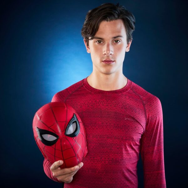 SPIDER-MAN Marvel Legends Series Homecoming Electronic Expressive Mask, Premium Interactive Roleplay Gear for Adults - Image 4