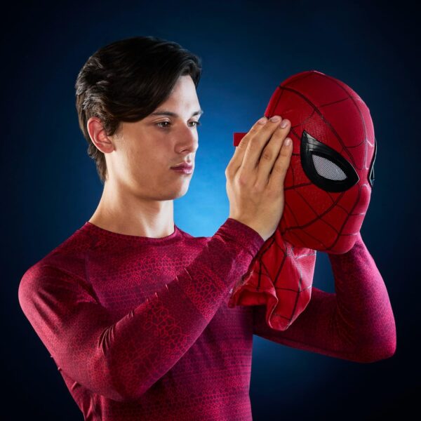 SPIDER-MAN Marvel Legends Series Homecoming Electronic Expressive Mask, Premium Interactive Roleplay Gear for Adults - Image 5
